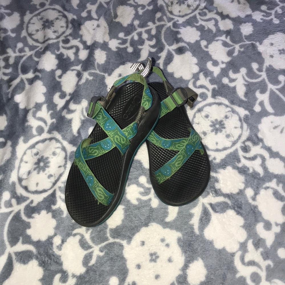 Green and blue Chaco’s
